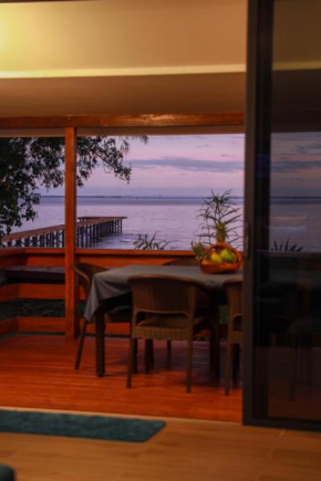 Teahupo'o Wave Lodge